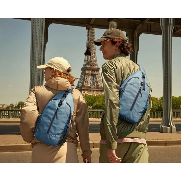 Waterfly Sports Crossbody Hiking & Outdoor Sling Bag. Unisex - Picture 3 of 4